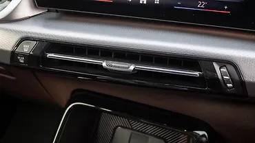 BMW iX1 LWB Front Centre Air Vents