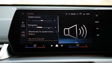 BMW iX1 LWB Infotainment System