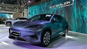 BYD Sealion 7 Left Front Three Quarter