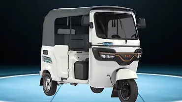 2.95 लाख रुपए में लॉन्च हुआ टीवीएस का इलेक्ट्रिक पैसेंजर ऑटो! तीन साल तक फ्री मिलेगी यह सर्विस