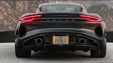 लोटस इमीरा पीछे का व्यू