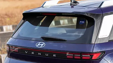 Hyundai Venue Rear Windshield/Windscreen