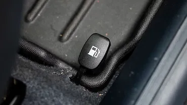 Hyundai Venue Boot Release Lever/Fuel Lid Release Lever