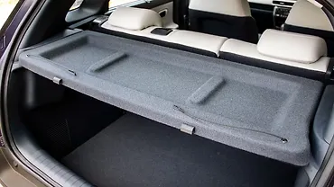 Hyundai Venue Bootspace with Parcel Tray/Retractable