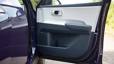 Hyundai Venue Front Right Door Pad