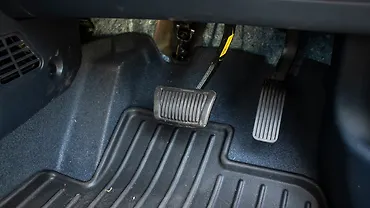 Hyundai Venue Pedals/Foot Controls
