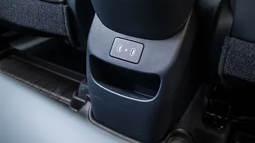Hyundai Venue Rear Row Charging Point