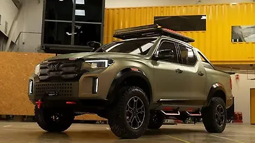 Mahindra Global Pik Up Left Front Three Quarter