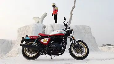 Royal Enfield Shotgun 650 Right Side View