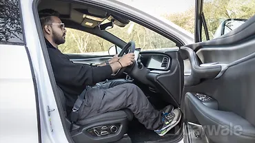 BYD Sealion 7 Front Row Seats