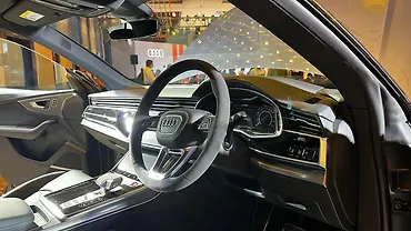 Audi RS Q8 Performance Dashboard