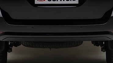 टोयोटा फ़ॉर्च्यूनर [2016-2021] रियर पार्किंग सेंसर