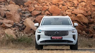 Volvo XC90 Front View