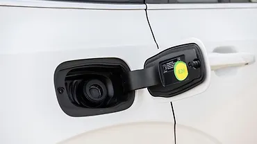 Volvo XC90 Open Fuel Lid