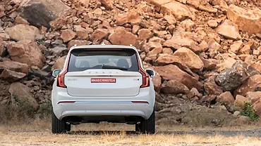 Volvo XC90 Rear View