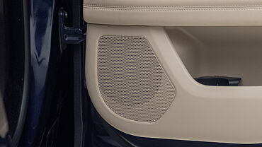 Jaguar XF Rear Speakers