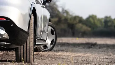 Mercedes-Benz Maybach EQS SUV Right Rear Three Quarter