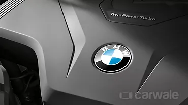 बीएमडब्ल्यू 3 सीरीज़ LWB इंजन शॉट