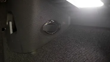 Volkswagen Golf GTI Bootspace 12V Supply