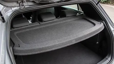 Volkswagen Golf GTI Bootspace with Parcel Tray/Retractable