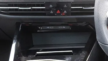 Volkswagen Golf GTI USB Port/AUX/Power Socket/Wireless Charging