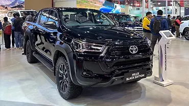 टोयोटा हाइलक्स ब्लैक इडिशन भारत में हुई लॉन्च; अब और ज़्यादा दमदार लुक! टोयोटा हाइलक्स ब्लैक इडिशन भारत में हुई लॉन्च; अब और ज़्यादा दमदार लुक!