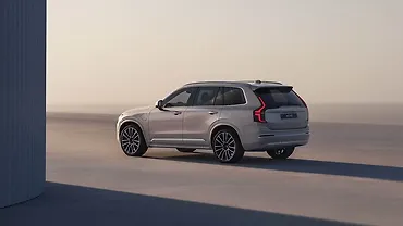 Volvo XC90 Left Front Three Quarter