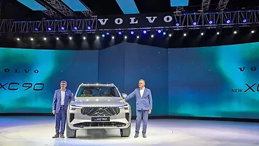 Volvo XC90 Right Front Three Quarter