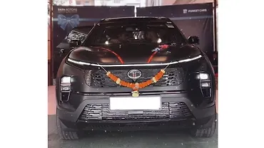 Tata Safari Stealth Edition Deliveries Begin Tata Safari Stealth Edition Deliveries Begin