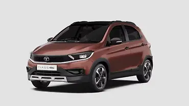 2025 टाटा टियागो एनआरजी नए बदलावों के साथ 7.2 लाख रुपए में हुई लॉन्च