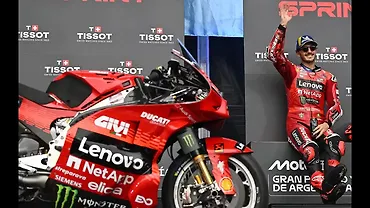 Ducati Panigale V4 Right Side View