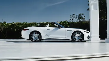 Mercedes-Benz Maybach SL 680 Right Side View