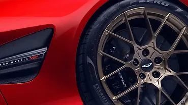 एस्टन मार्टिन वैंक्विश व्हील