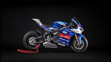 Ducati Panigale V4 Right Side View