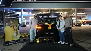महिंद्रा XEV 9e के साथ दिखे डायरेक्टर अनुराग कश्यप! मुंबई में सौंपी गई डिलिवरी 