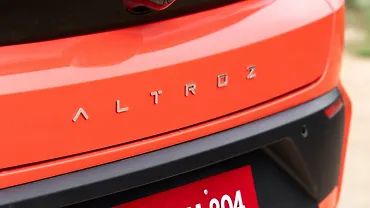 टाटा अल्ट्रोज़ पिछला बैज