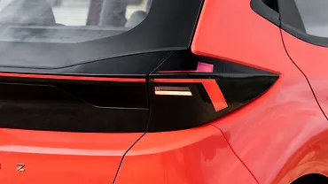 टाटा अल्ट्रोज़ रियर सिग्नल / ब्लिंकर लाइट