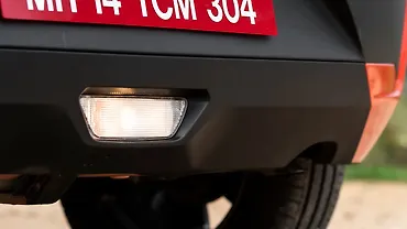 टाटा अल्ट्रोज़ रिफ़्लेक्टर