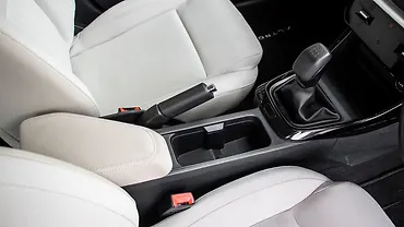 टाटा अल्ट्रोज़ सेंटर कंसोल/सेंटर कंसोल स्टोरेज