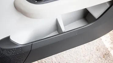 टाटा अल्ट्रोज़ ड्राइवर साइड फ्रंट डोर पॉकेट