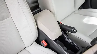 टाटा अल्ट्रोज़ फ्रंट सेंटर आर्म रेस्ट