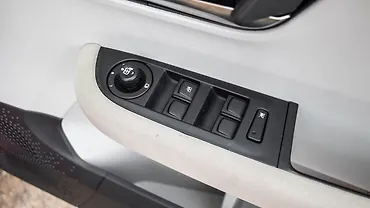 टाटा अल्ट्रोज़ फ्रंट ड्राइवर पावर विंडो स्विच