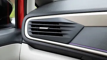 टाटा अल्ट्रोज़ फ्रंट पैसेंजर एयर वेंट