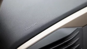 टाटा अल्ट्रोज़ फ्रंट पैसेंजर एयरबैग