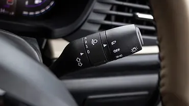 टाटा अल्ट्रोज़ हेडलाइट स्टॉक