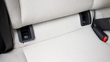 टाटा अल्ट्रोज़ पीछे की रो में आइसोफ़िक्स चाइल्ड सीट माउं​टिंग पॉइंट