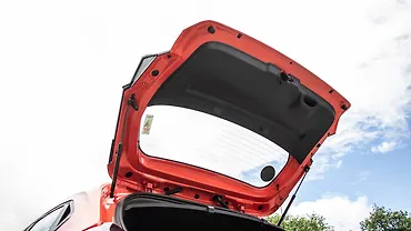 टाटा अल्ट्रोज़ खुला बूट/ट्रंक