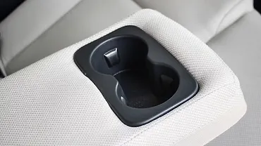 टाटा अल्ट्रोज़ पीछे की ओर कप होल्डर्स