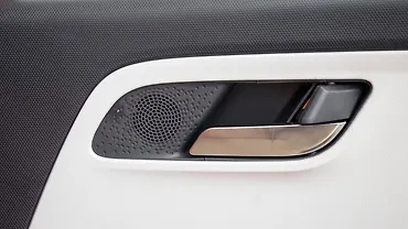 टाटा अल्ट्रोज़ पीछे के दरवाज़े का पैड हैंडल