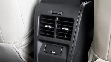 टाटा अल्ट्रोज़ रियर रो एयर वेंट